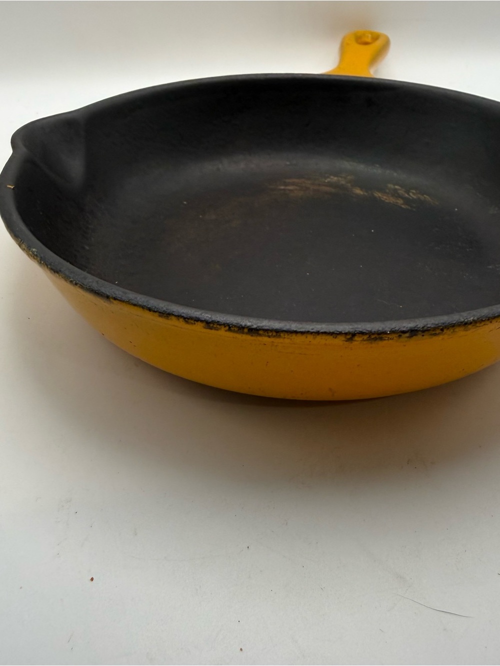 Le Creuset Double Spout Enameled Cast Iron Skillet #20 Yellow Vintage - Picture 8 of 14